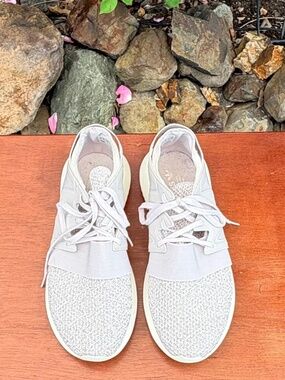 Adidas Originals "Tubular Viral" Sneaker in Ice Purple